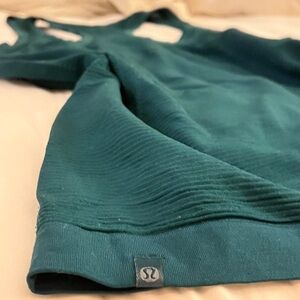 LULULEMON TANK